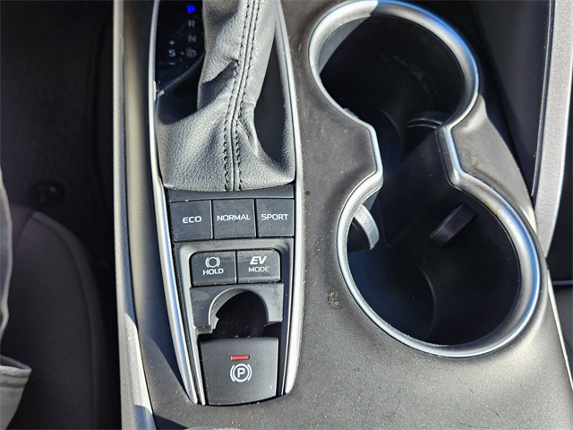 2023 Toyota Camry Hybrid LE photo 19