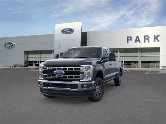 2025 Ford F-350 XLT photo 2