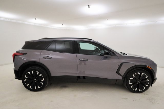 Used 2024 Chevrolet Blazer EV RS with VIN 3GNKDCRJ7RS286226 for sale in Urbandale, IA