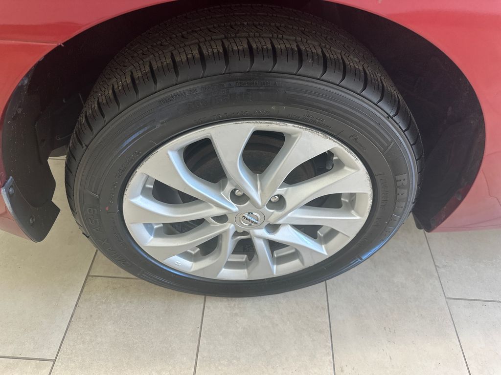 2019 Nissan Sentra SV photo 7
