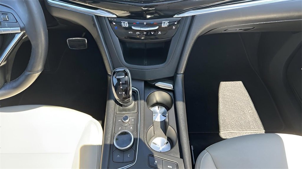 2023 Cadillac XT6 Sport photo 9