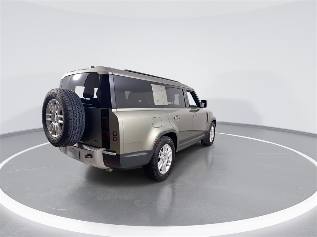 2023 Land Rover Defender 130 S photo 4