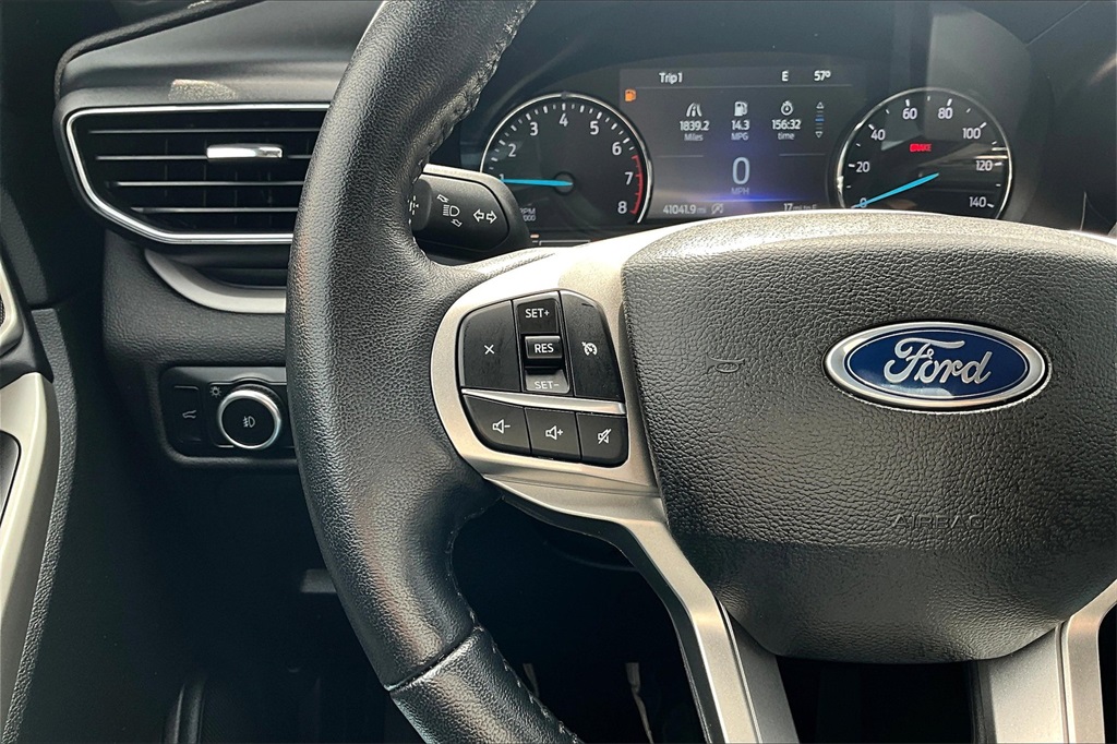 Used 2023 Silver Ford XLT image 18
