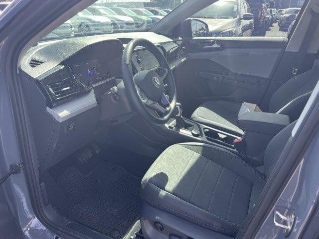 2024 Volkswagen Taos SE photo 4