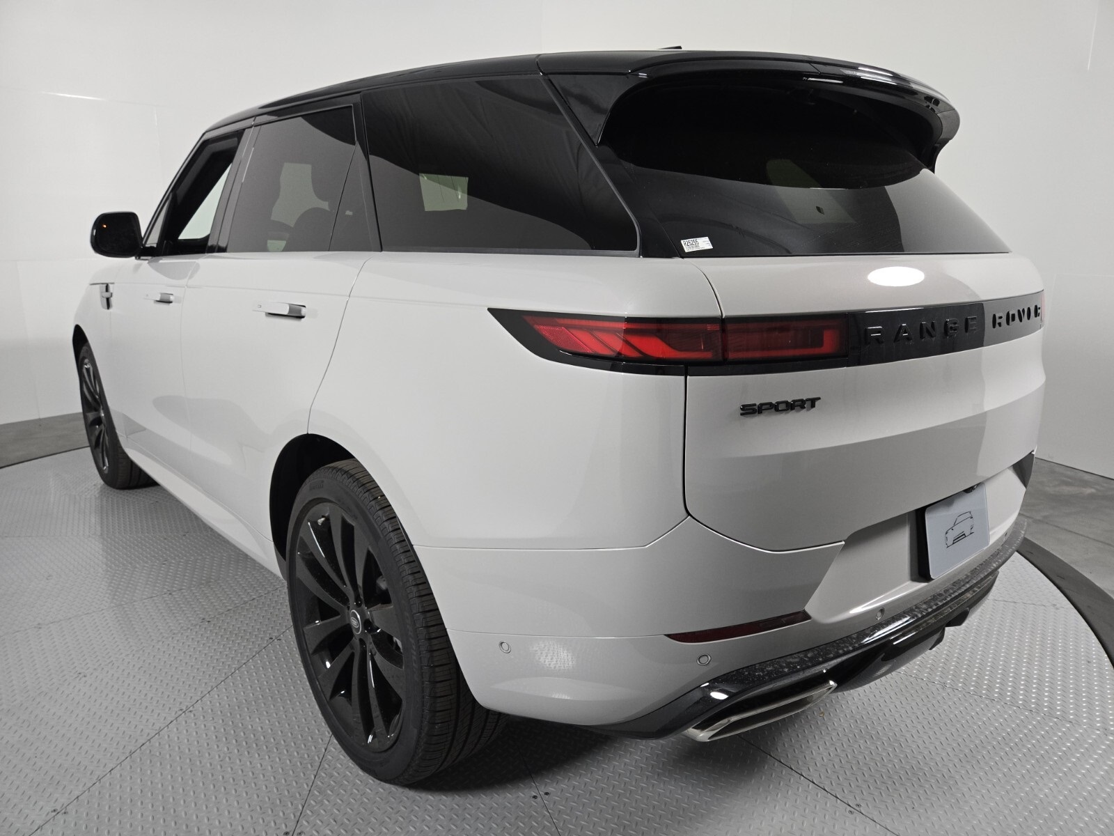 2025 Land Rover Range Rover Sport SE photo 13