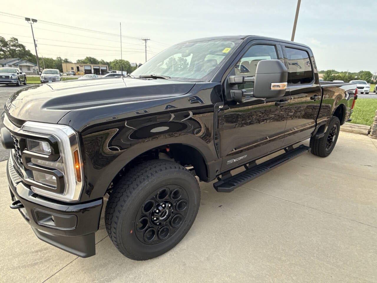 2025 Ford F-250 XLT photo 3