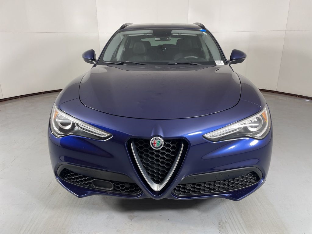 2018 Alfa Romeo Stelvio Base photo 4