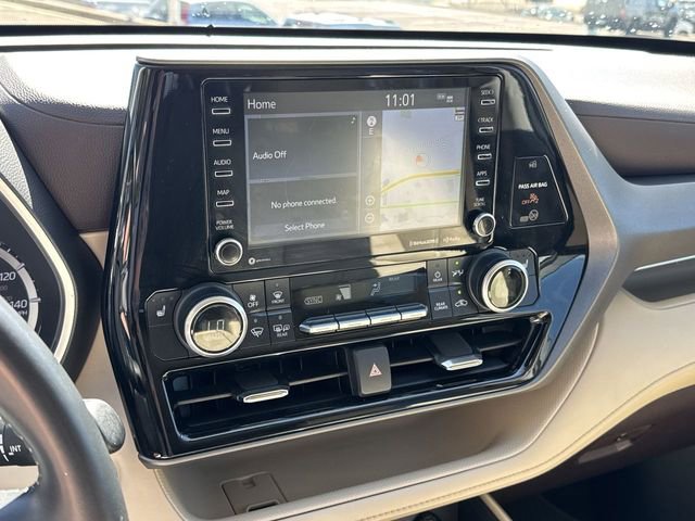2022 Toyota Highlander XLE photo 13