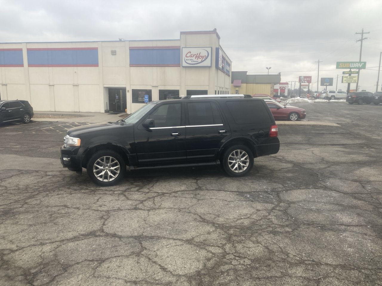 2017 Ford Expedition Limited's photo