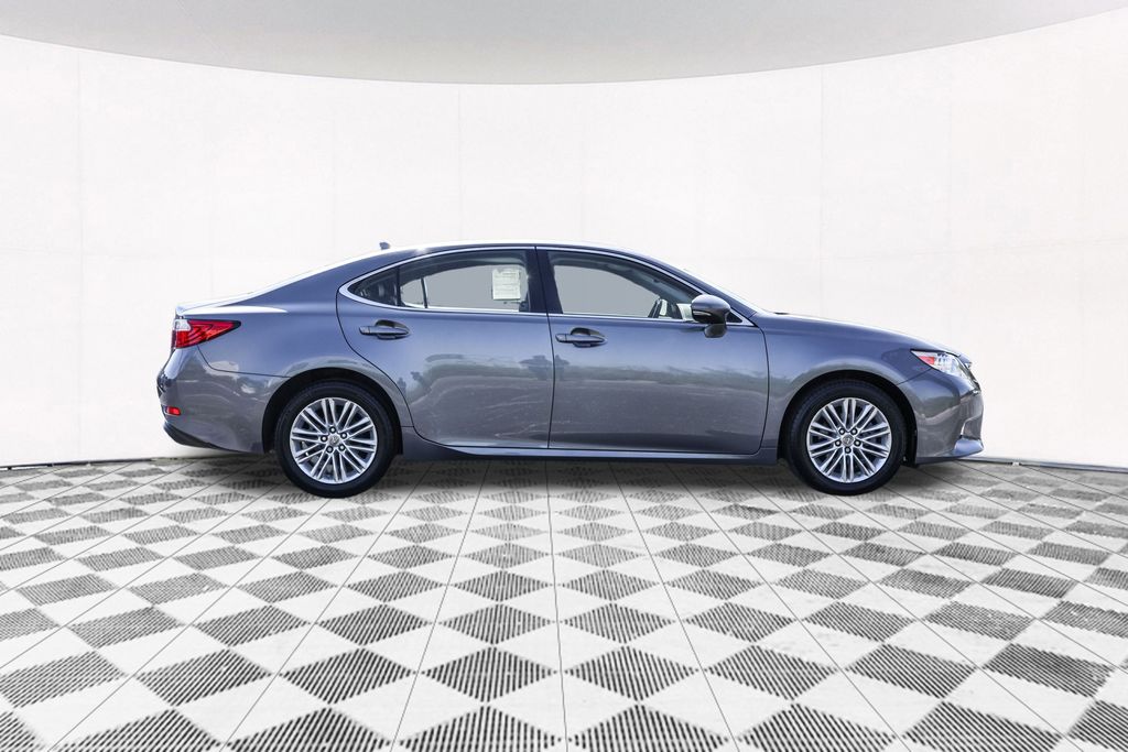 2014 Lexus ES 350 photo 9
