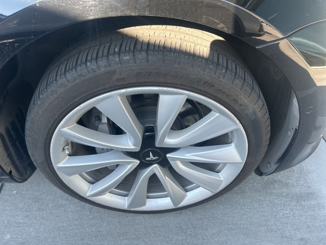 2020 Tesla Model 3 Standard Range Plus photo 2