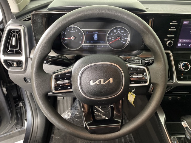 2022 Kia Sorento LX photo 15