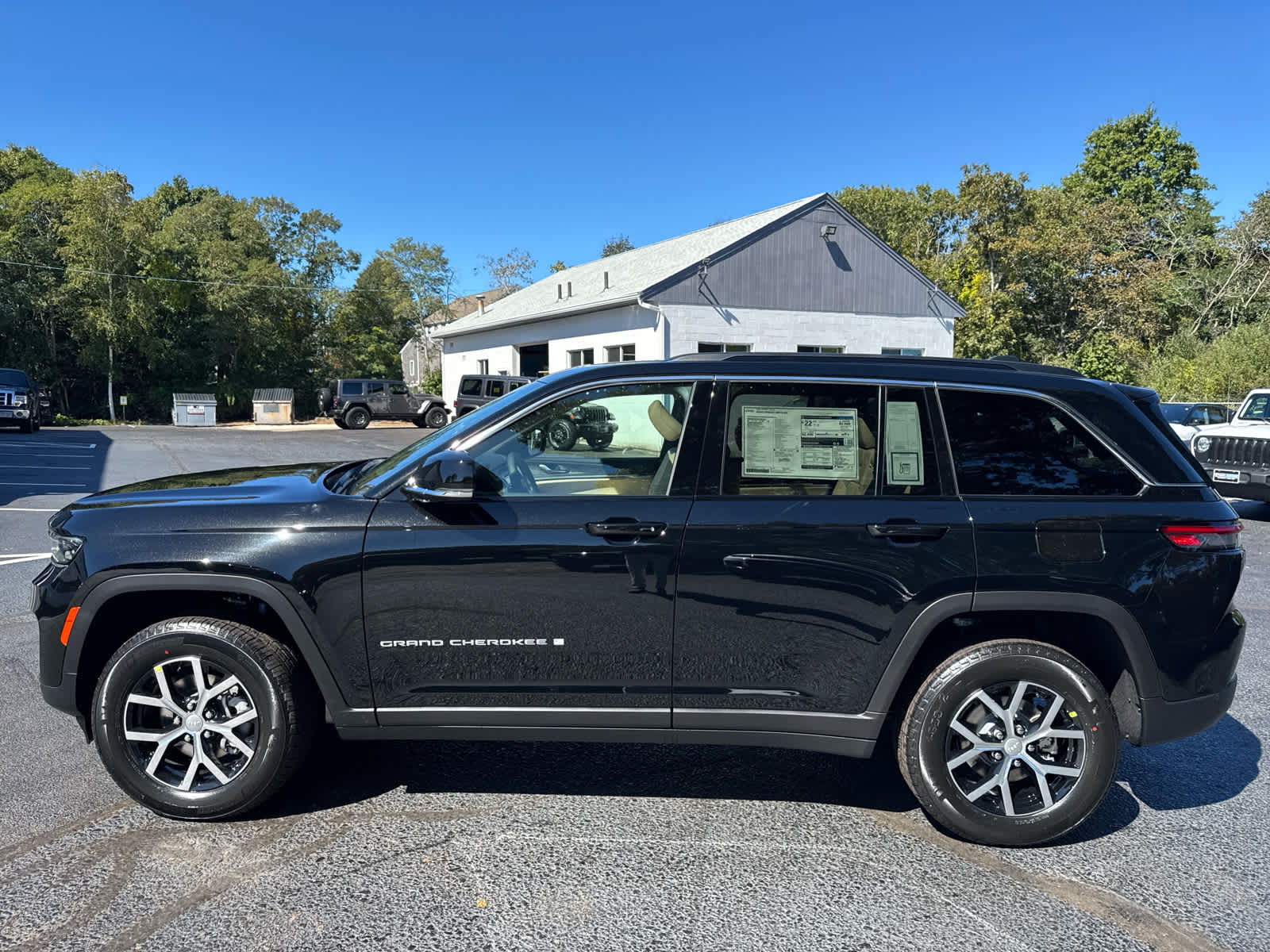 2025 Jeep Grand Cherokee Limited photo 5