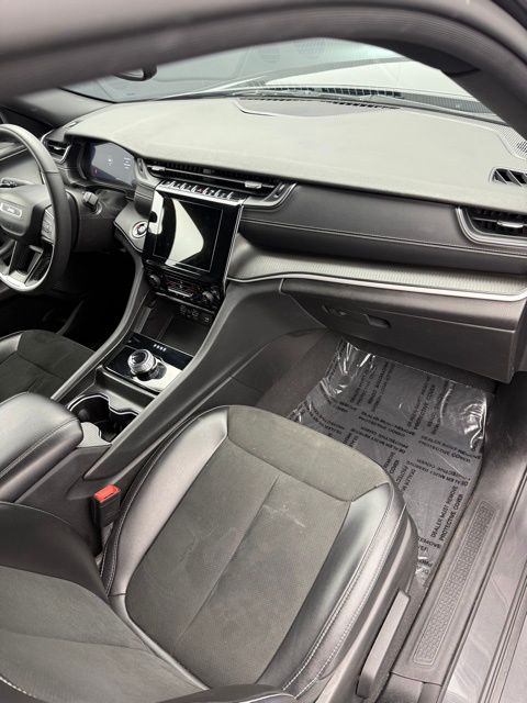 2024 Jeep Grand Cherokee Altitude photo 41