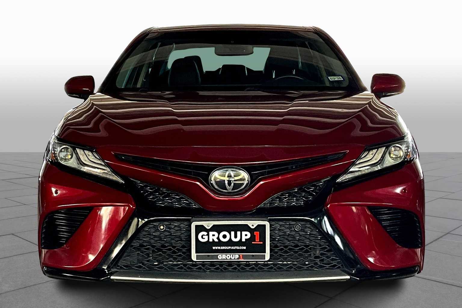 2018 Toyota Camry XSE photo 3