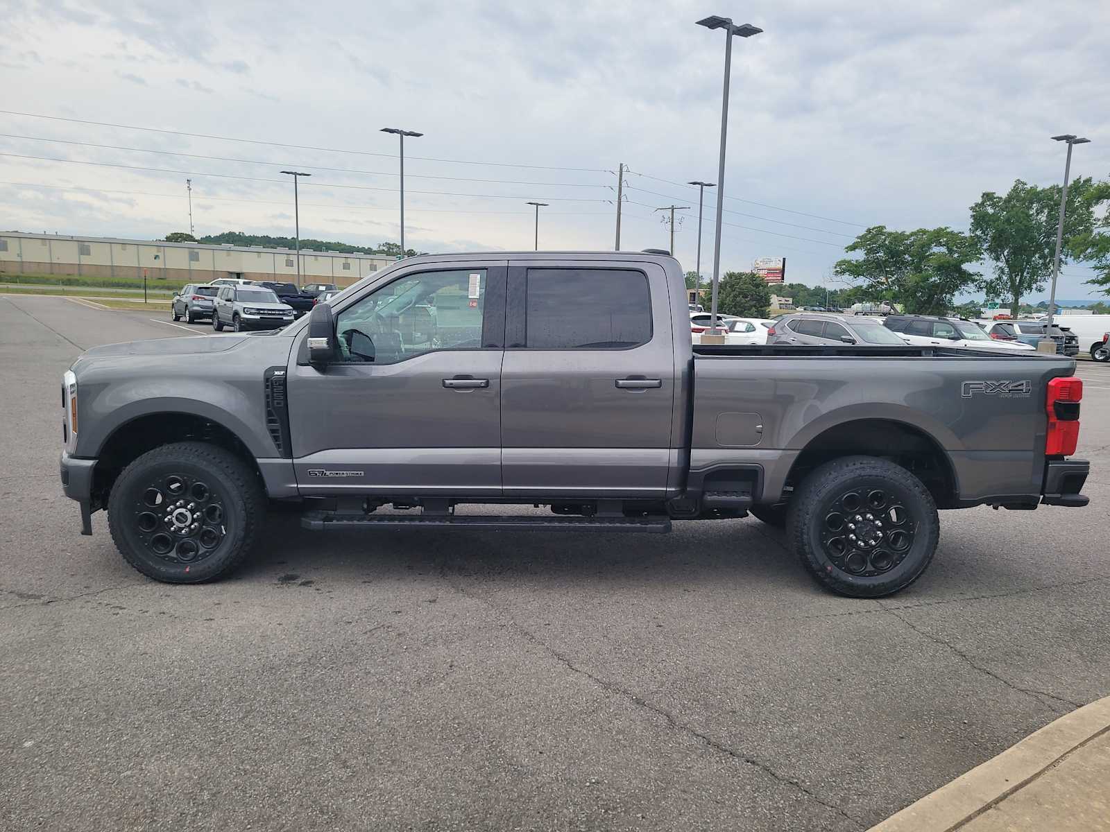 2025 Ford F-250 XLT photo 6