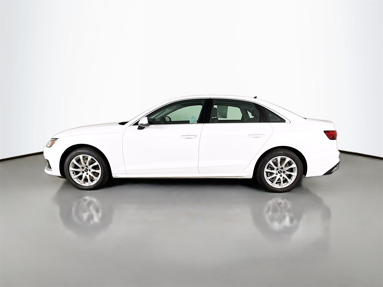2022 Audi A4 40 Premium Quattro photo 2