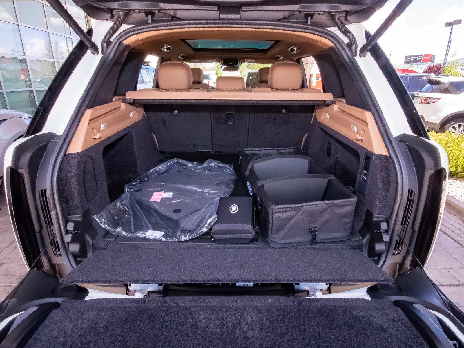 2025 Land Rover Range Rover SE photo 50