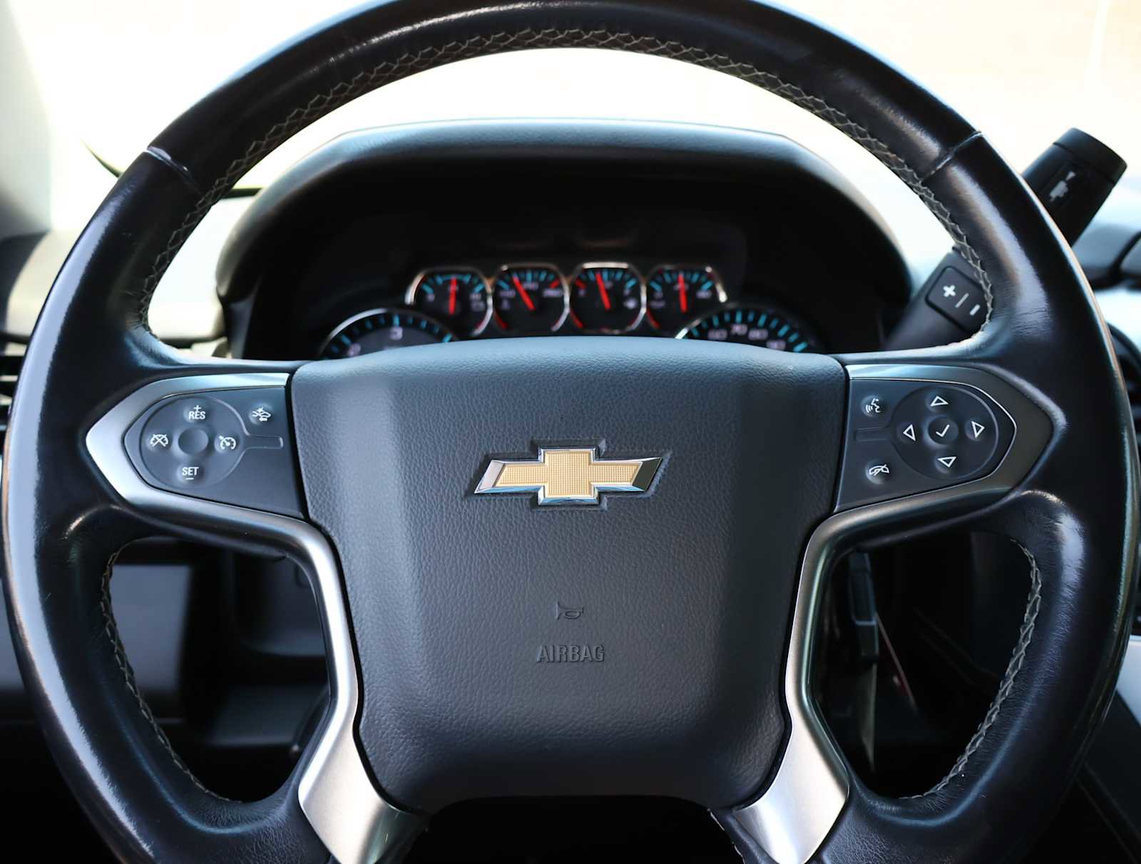 2019 Chevrolet Tahoe LT photo 2