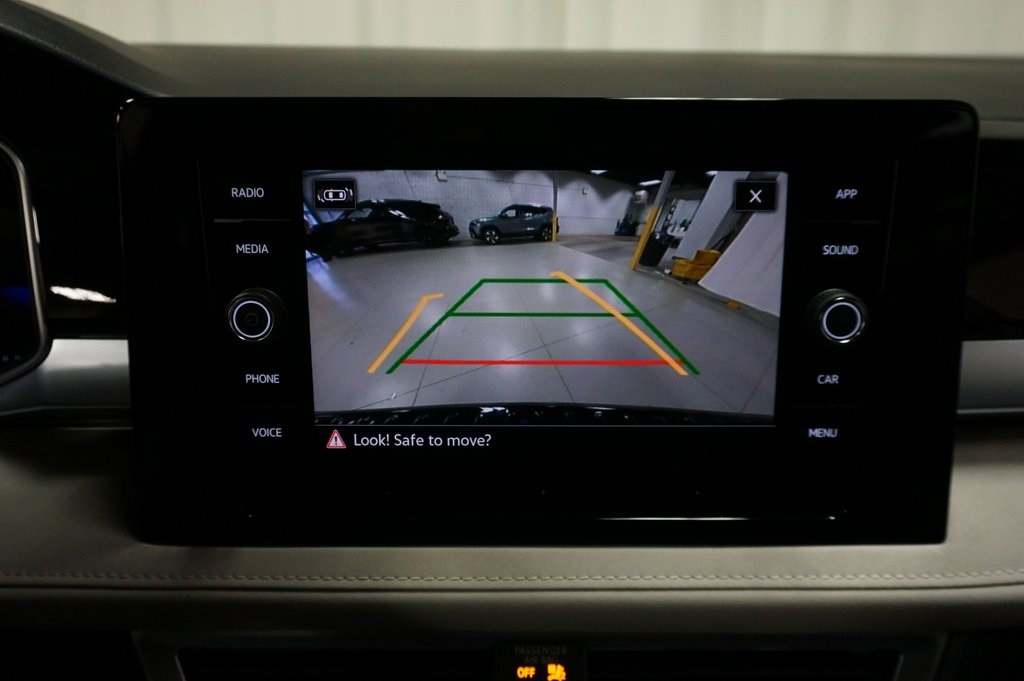 2025 Volkswagen Taos SE photo 15
