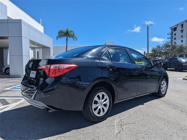 2017 Toyota Corolla L photo 13
