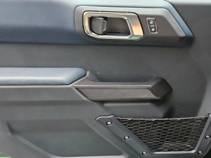 2024 Ford Bronco Outer Banks photo 27