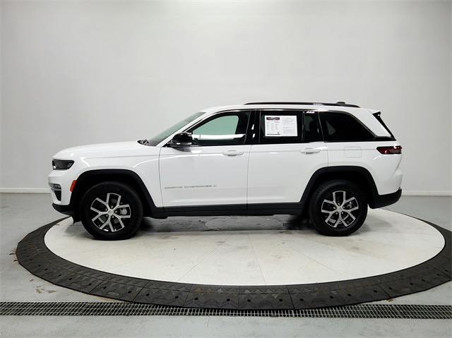 2024 Jeep Grand Cherokee Limited photo 4
