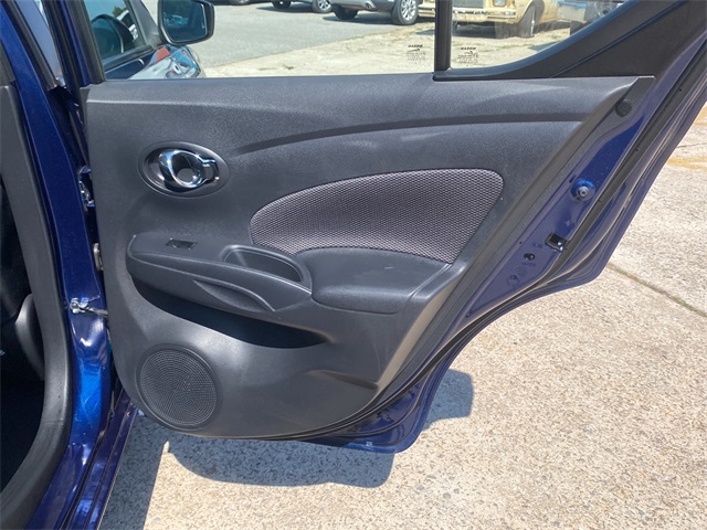 2019 Nissan Versa 1.6 SV photo 12