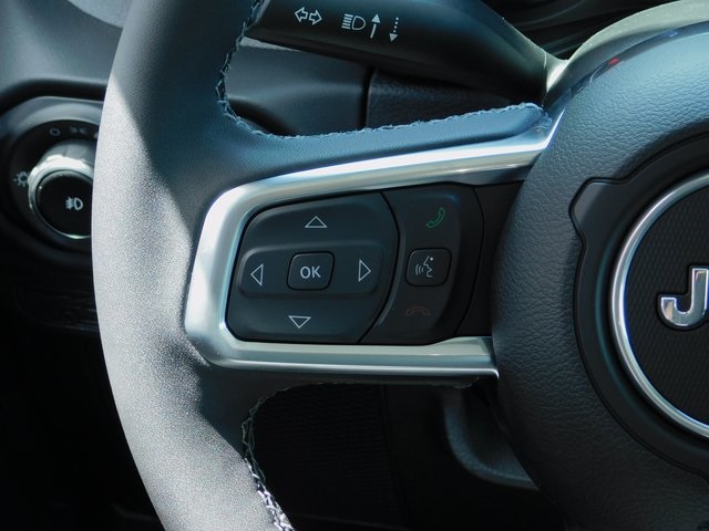2025 Jeep Wrangler Sahara photo 16