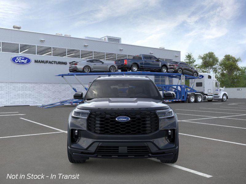 2025 Ford Explorer ST-Line Sport photo 2