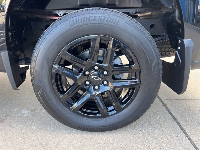 2025 Chevrolet Silverado 1500 RST photo 10