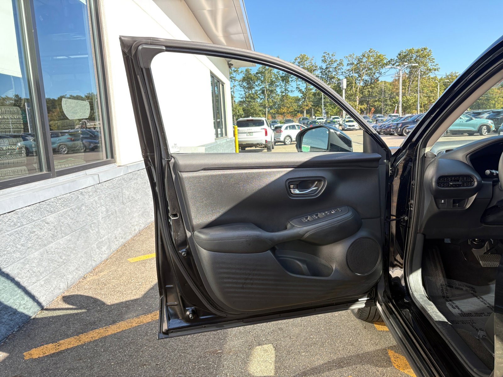 2023 Honda HR-V LX photo 26