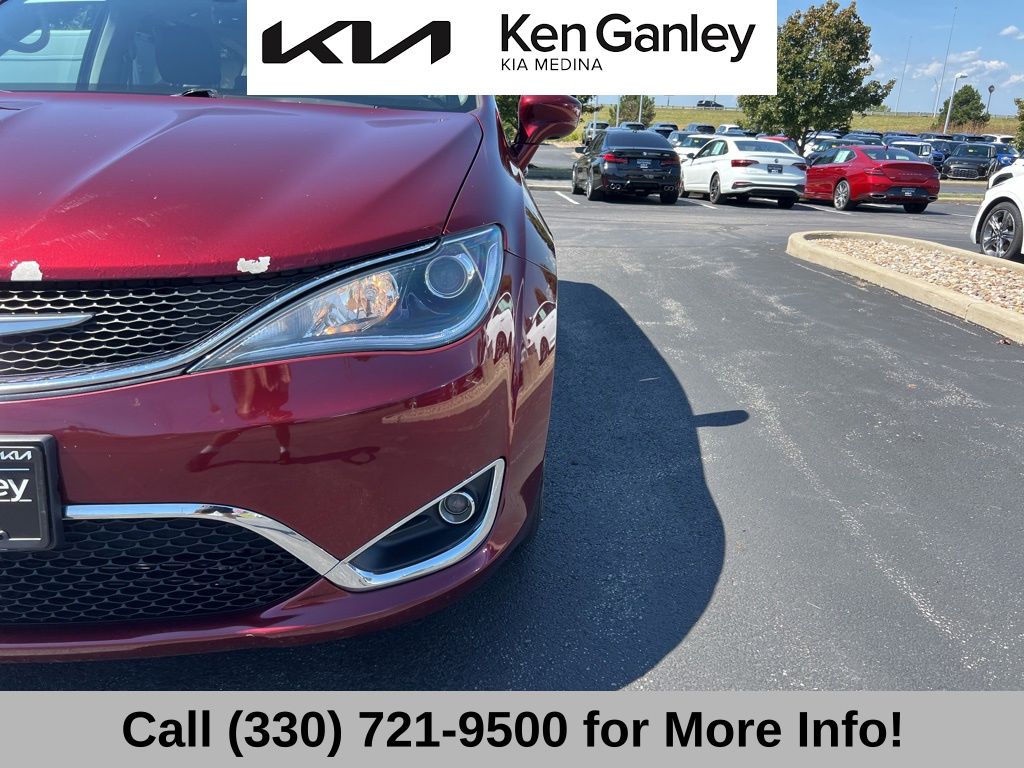 2018 Chrysler Pacifica Touring Plus photo 19