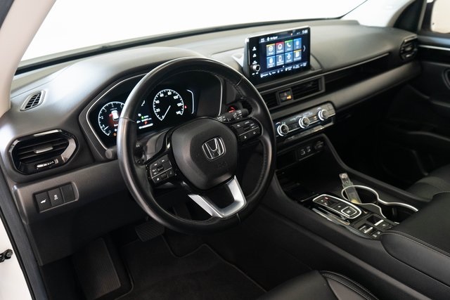 2025 Honda Pilot Touring photo 3