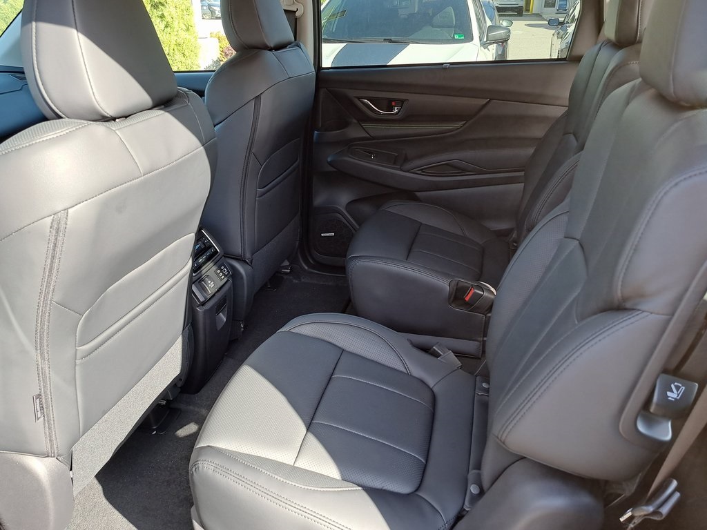 2025 Subaru Ascent Onyx Edition Touring photo 12