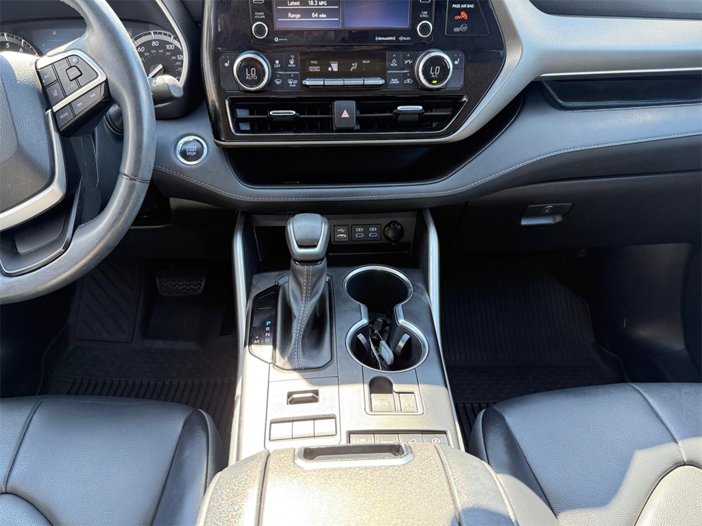 2022 Toyota Highlander XLE photo 14