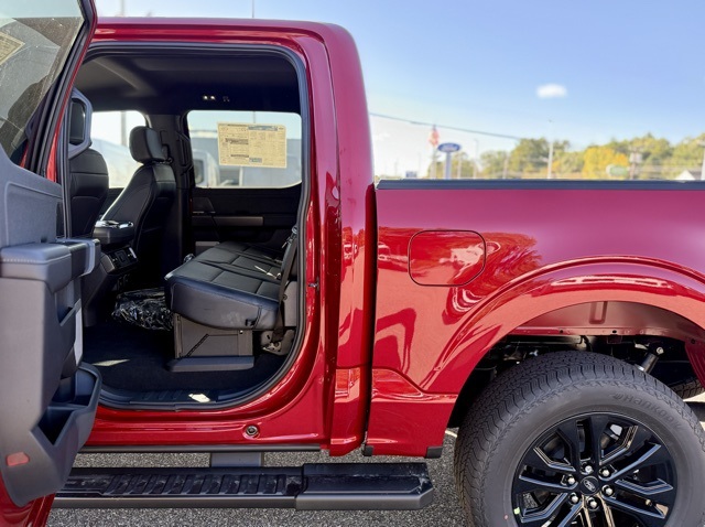 2025 Ford F-150 Lariat photo 29