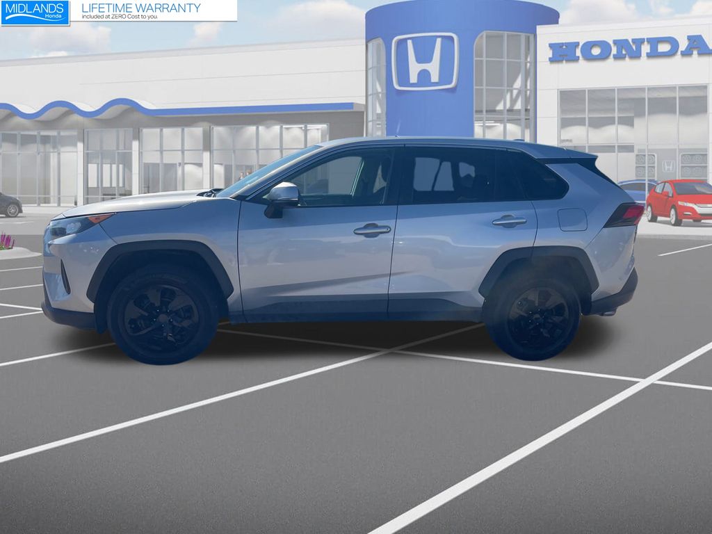 2022 Toyota RAV4 LE photo 2