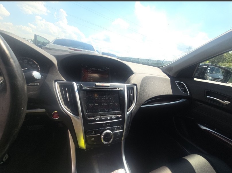 2015 Acura TLX photo 24