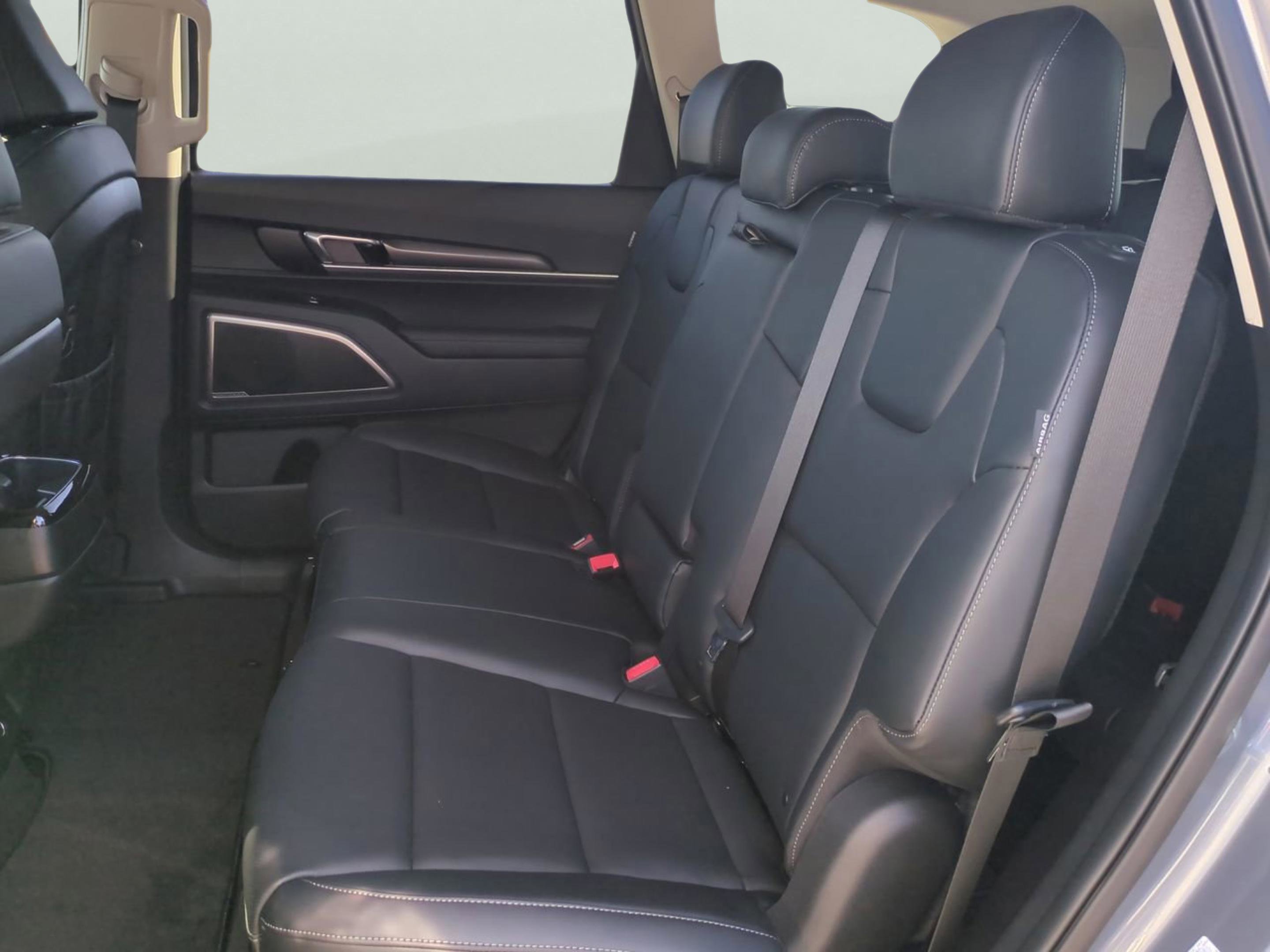 2025 Kia Telluride LX photo 15