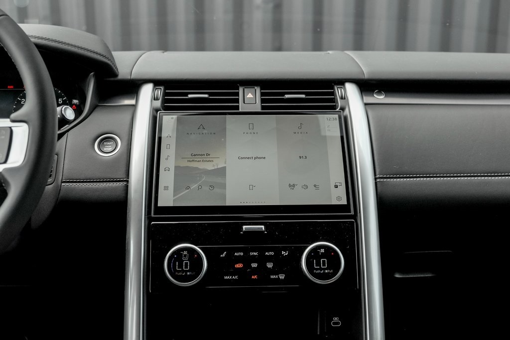 2025 Land Rover Discovery Metropolitan Edition photo 18