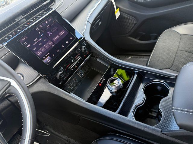 2025 Jeep Grand Cherokee Altitude photo 20