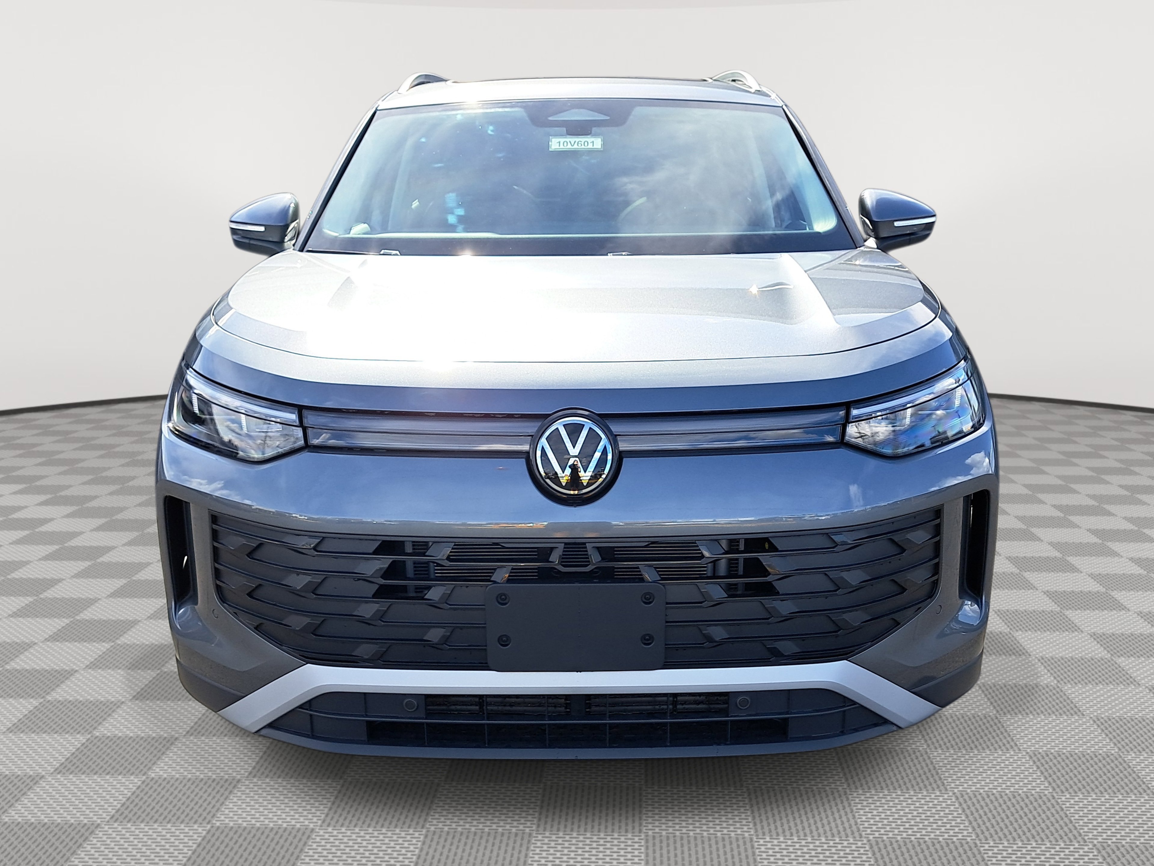 2025 Volkswagen Tiguan SE photo 2