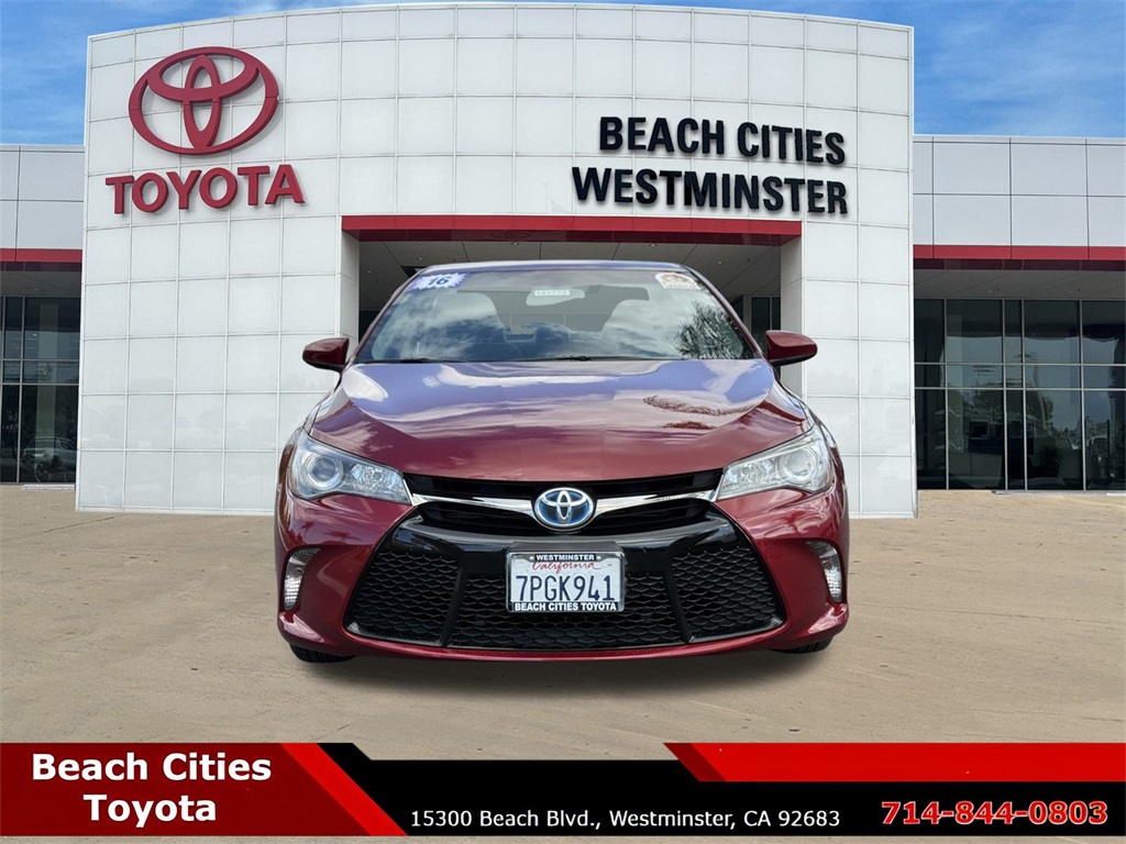 2016 Toyota Camry Hybrid SE photo 2