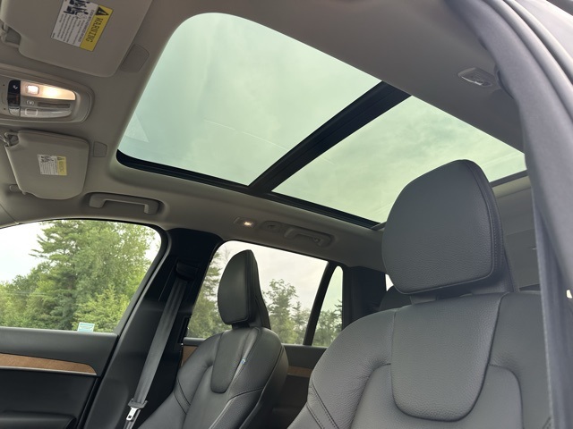 2024 Volvo XC90 Plus photo 8