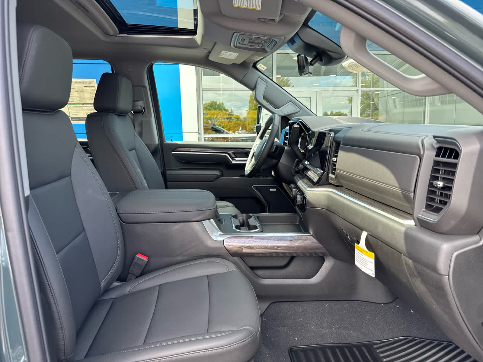 2026 Chevrolet Silverado 2500HD photo 4