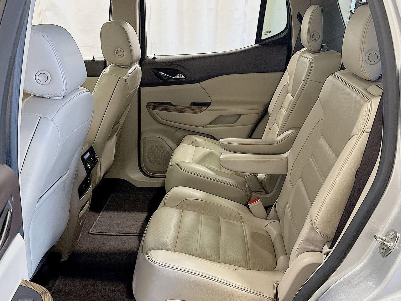 2017 Gmc Acadia Denali photo 21