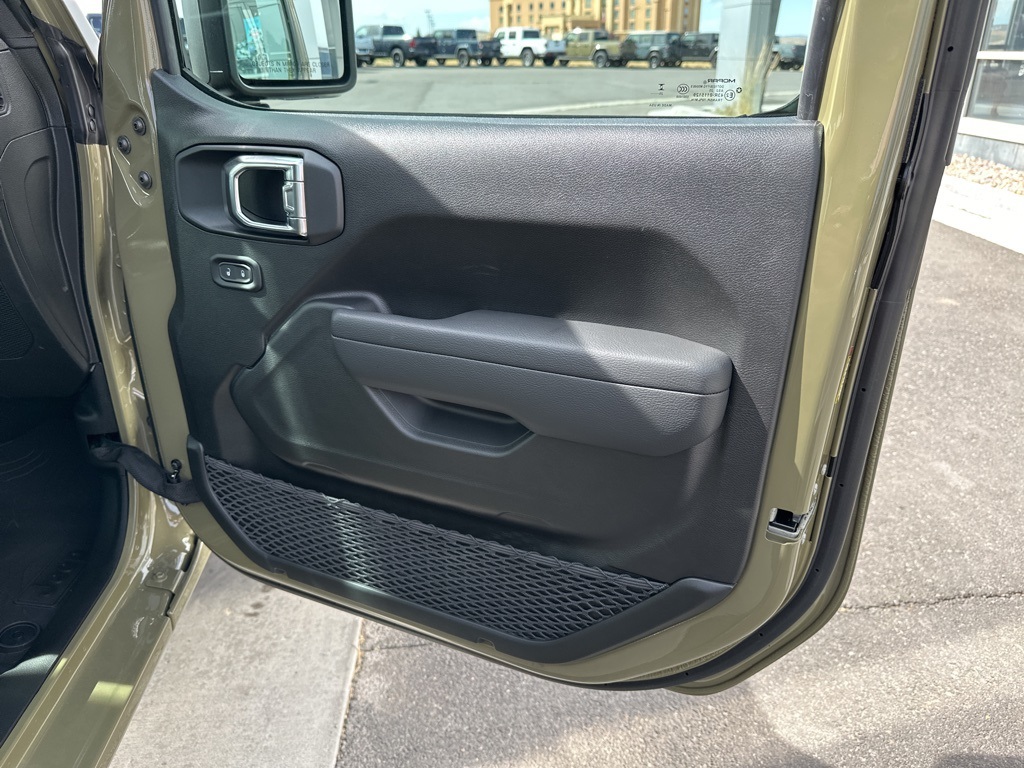 2025 Jeep Wrangler Sport photo 34