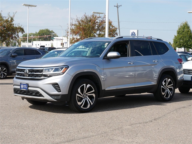 2022 Volkswagen Atlas SEL photo 3