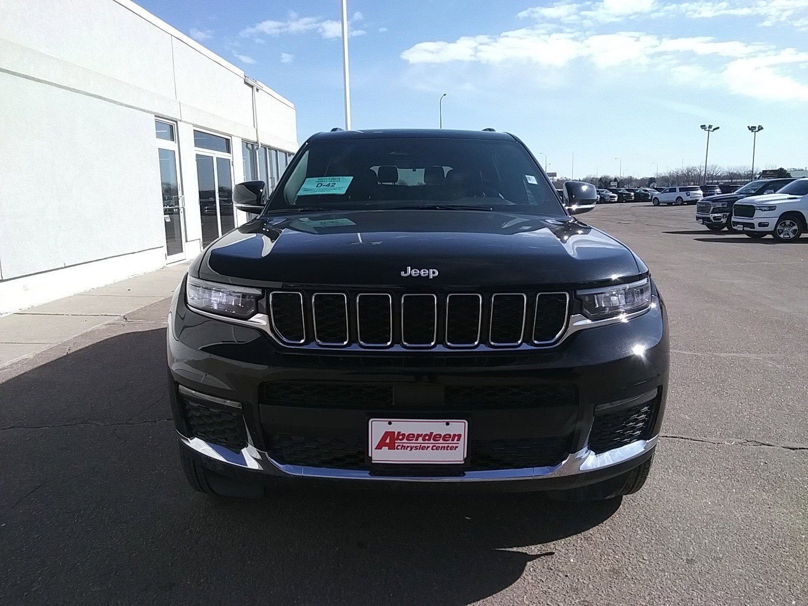 2025 Jeep Grand Cherokee L photo 3